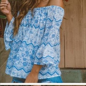 NWOT VICI En Creme Off the Shoulder Blouse